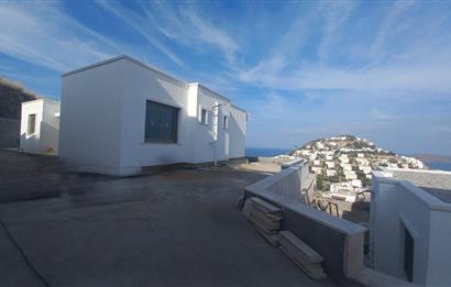 Bodrum Yalıkavak Panaromik deniz manzaralı satılık tek kat sıfır villa