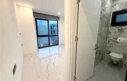 Kıbrıs Girne Karakum Akacan Cruise Sitesinde Satılık Havuz Manzaralı 2+1 Daire