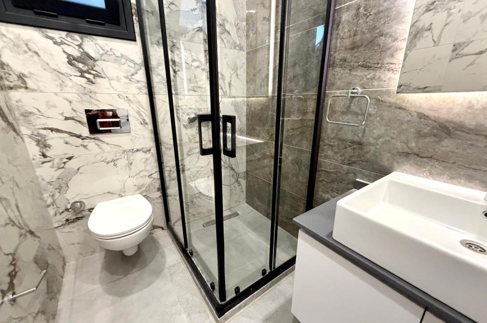 Kıbrıs Girne Karakum Akacan Cruise Sitesinde Satılık Havuz Manzaralı 2+1 Daire