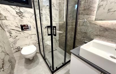 Kıbrıs Girne Karakum Akacan Cruise Sitesinde Satılık Havuz Manzaralı 2+1 Daire