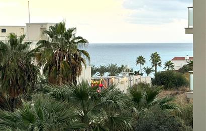 Kıbrıs Girne Karakum Akacan Cruise Sitesinde Satılık Havuz Manzaralı 2+1 Daire