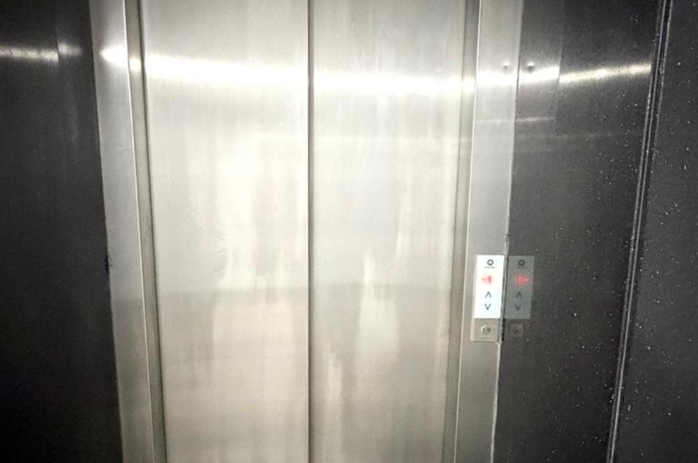 Kıbrıs Girne Karakum Akacan Cruise Sitesinde Satılık Havuz Manzaralı 2+1 Daire