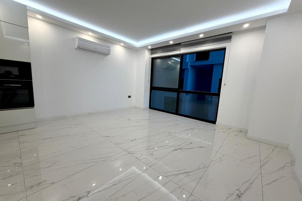 Kıbrıs Girne Karakum Akacan Cruise Sitesinde Satılık Havuz Manzaralı 2+1 Daire