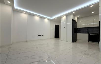 Kıbrıs Girne Karakum Akacan Cruise Sitesinde Satılık Havuz Manzaralı 2+1 Daire