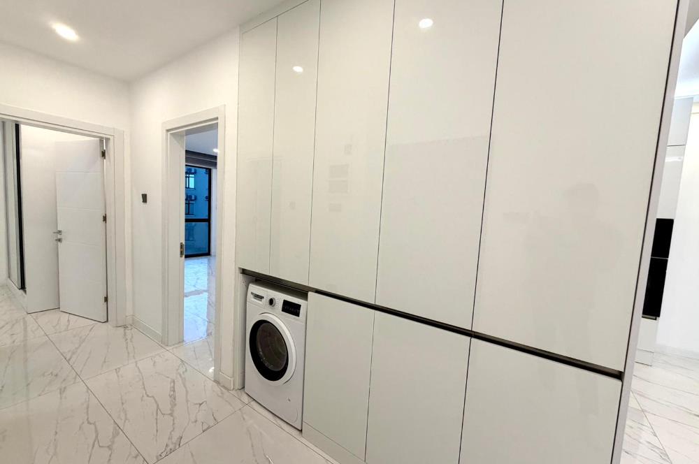 Kıbrıs Girne Karakum Akacan Cruise Sitesinde Satılık Havuz Manzaralı 2+1 Daire