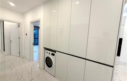 Kıbrıs Girne Karakum Akacan Cruise Sitesinde Satılık Havuz Manzaralı 2+1 Daire