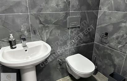 Suadiye Beyazgülde 4 Kat İmarlı Arsa Üzerinde 2 Katlı Bina