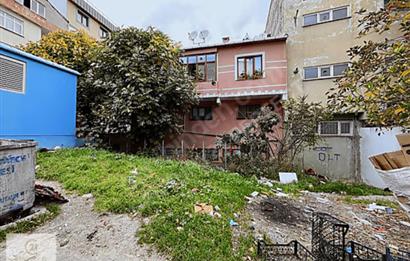 ACİL!Sefaköy'de 144 m² İmarlı Hazır Köşe Parsel satılık arsa