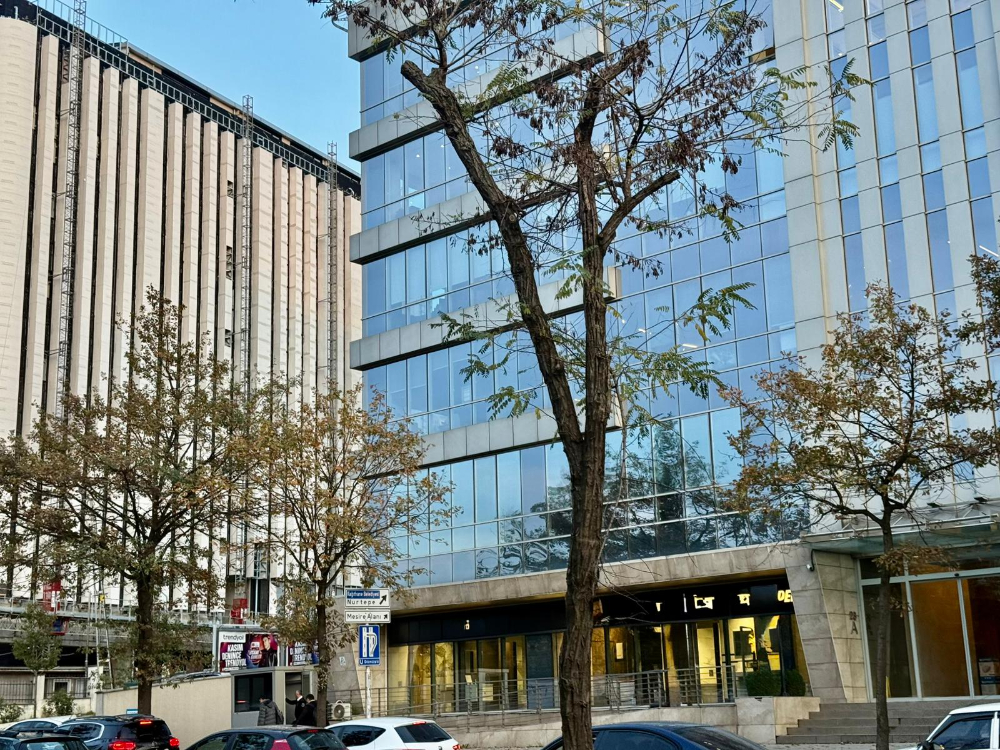 Kağıthane kiralık Dükkan Polat Ofis'de 662m2 Dekorasyonlu Mağaza