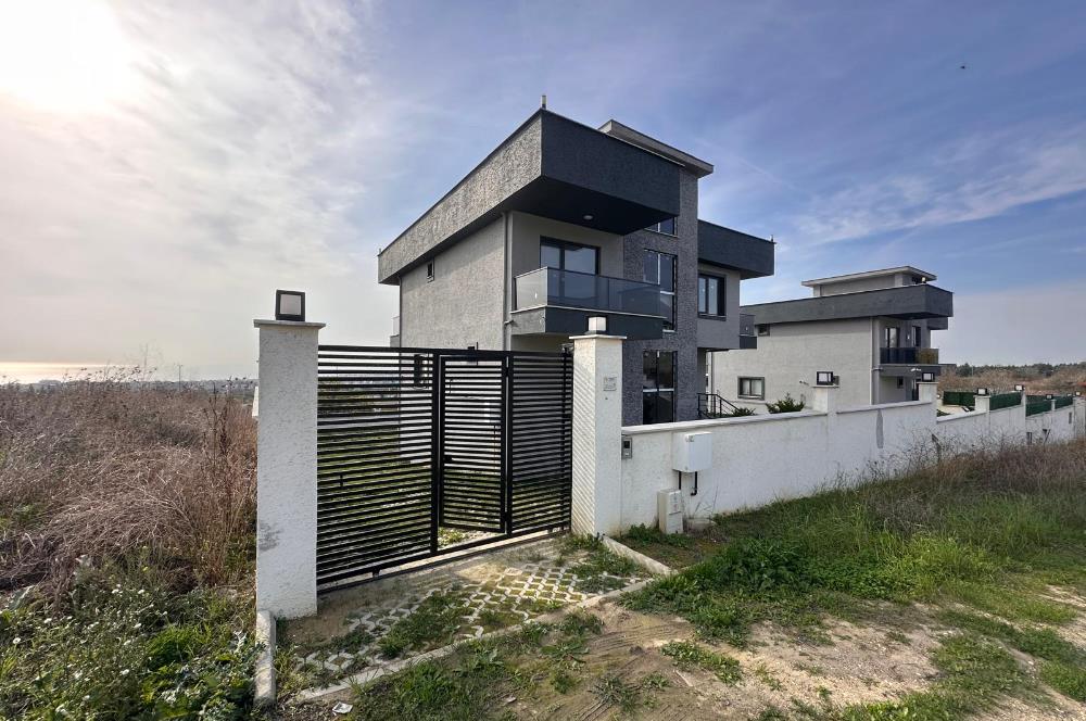 Silivri Selimpaşa Satılık 8+1 Havuzlu Müstakil Villa