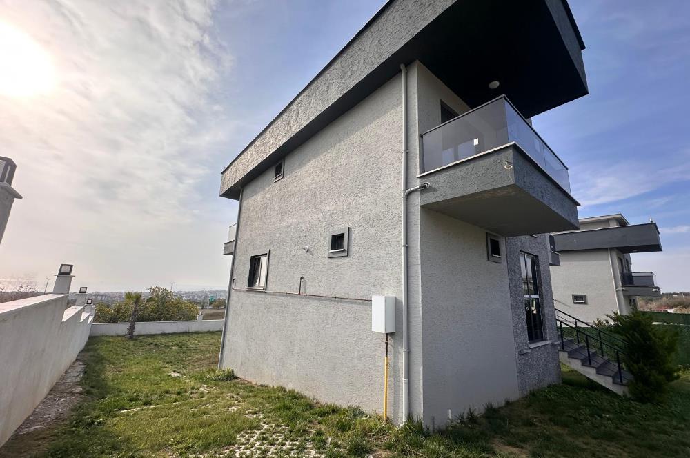 Silivri Selimpaşa Satılık 8+1 Havuzlu Müstakil Villa