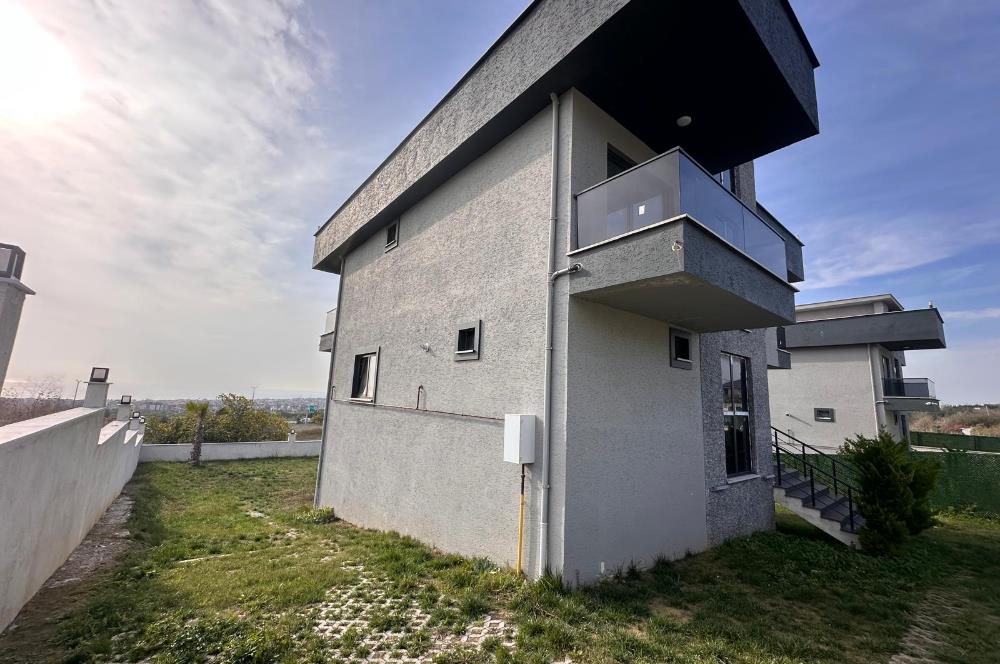 Silivri Selimpaşa Satılık 8+1 Havuzlu Müstakil Villa