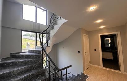 Silivri Selimpaşa Satılık 8+1 Havuzlu Müstakil Villa