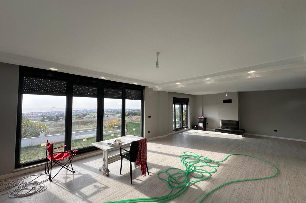 Silivri Selimpaşa Satılık 8+1 Havuzlu Müstakil Villa