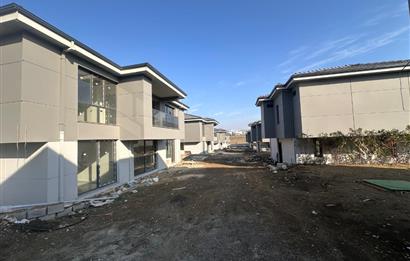 Selimpaşa Satılık 4+1 Müstakil Havuzlu Villa