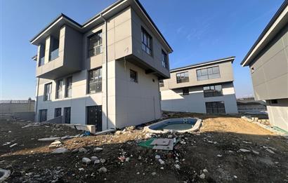 Selimpaşa Satılık 4+1 Müstakil Havuzlu Villa