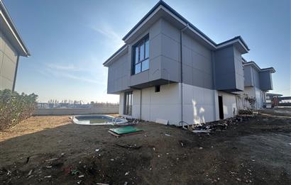Selimpaşa Satılık 4+1 Müstakil Havuzlu Villa