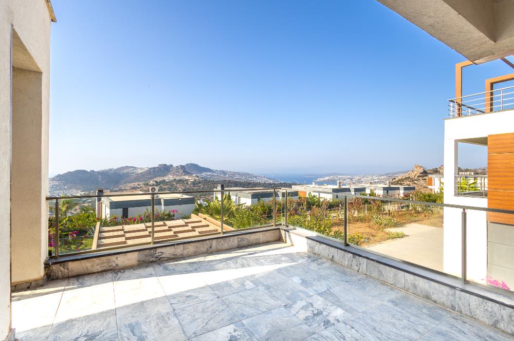 Bodrum Yalıkavak Özel Havuzlu, Manzaralı Satılık 4+1 Dubleks