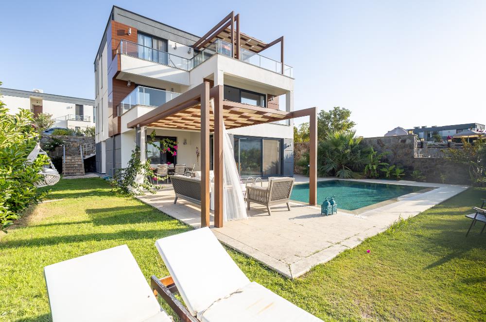 Bodrum Yalıkavak Özel Havuzlu, Manzaralı Satılık 4+1 Dubleks