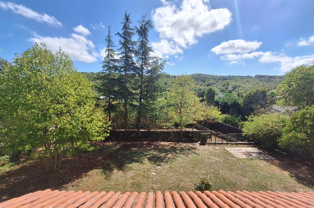 ZEKERİYAKÖY'DE DOĞANIN İÇİNDE ULTRA GENİŞ KİRALIK MÜSTAKİL VİLLA