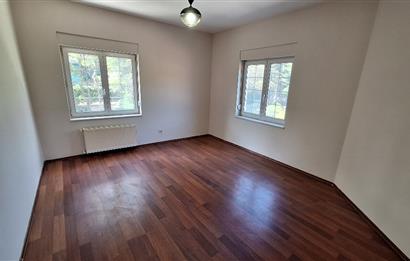 ZEKERİYAKÖY'DE DOĞANIN İÇİNDE ULTRA GENİŞ KİRALIK MÜSTAKİL VİLLA