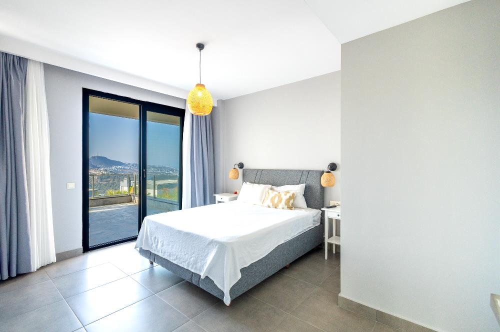 Bodrum Yalıkavak Özel Havuzlu, Manzaralı Satılık 4+1 Dubleks