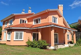 ZEKERİYAKÖY'DE DOĞANIN İÇİNDE ULTRA GENİŞ KİRALIK MÜSTAKİL VİLLA - 1 - 30445