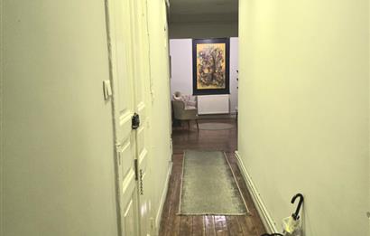 BEYOĞLU REFİK SAYDAM CADDESİNDE TABELA DEĞERİ YÜKSEK KİRALK OFİS