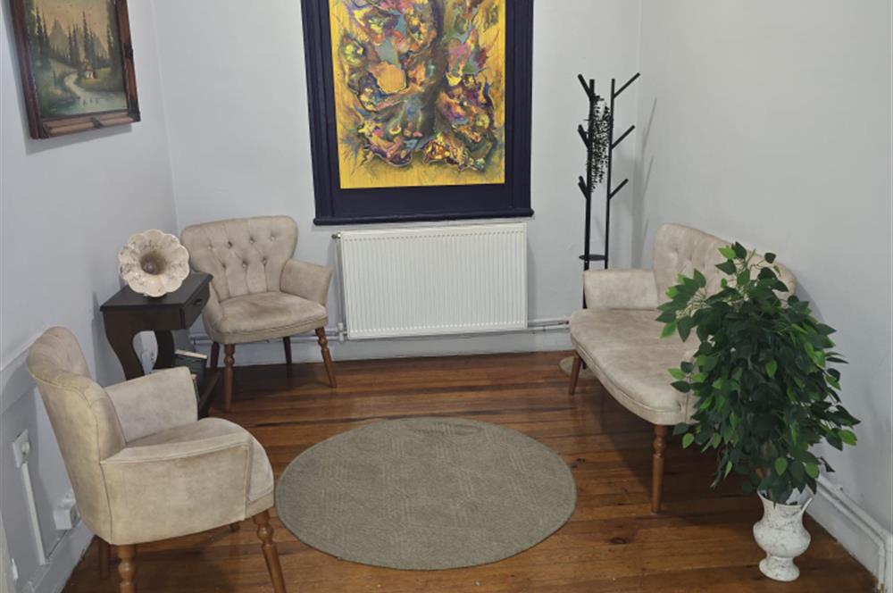 BEYOĞLU REFİK SAYDAM CADDESİNDE TABELA DEĞERİ YÜKSEK KİRALK OFİS