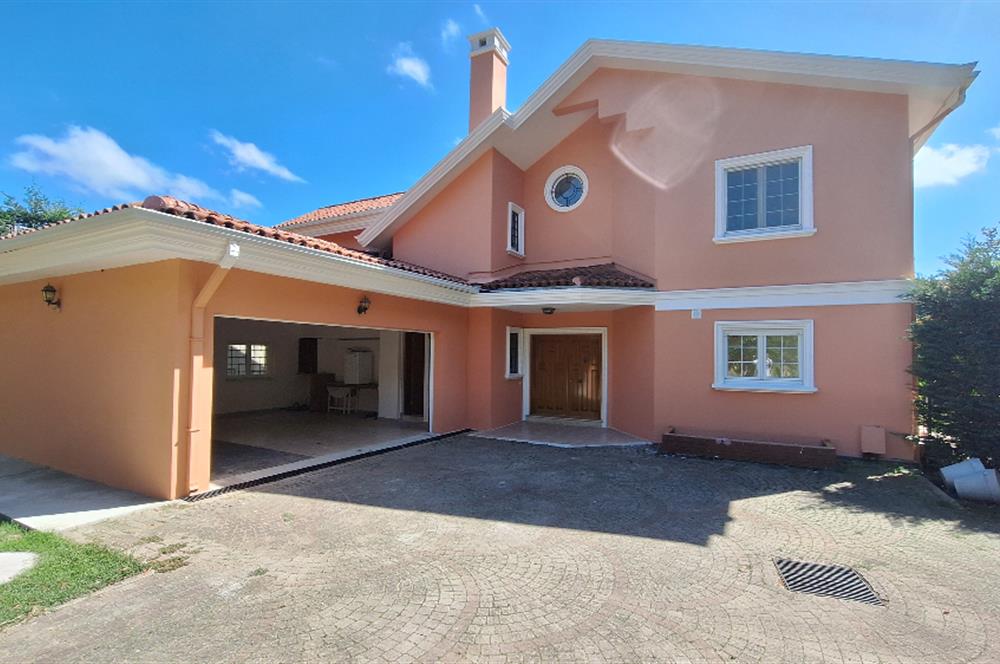 ZEKERİYAKÖY'DE DOĞANIN İÇİNDE ULTRA GENİŞ KİRALIK MÜSTAKİL VİLLA