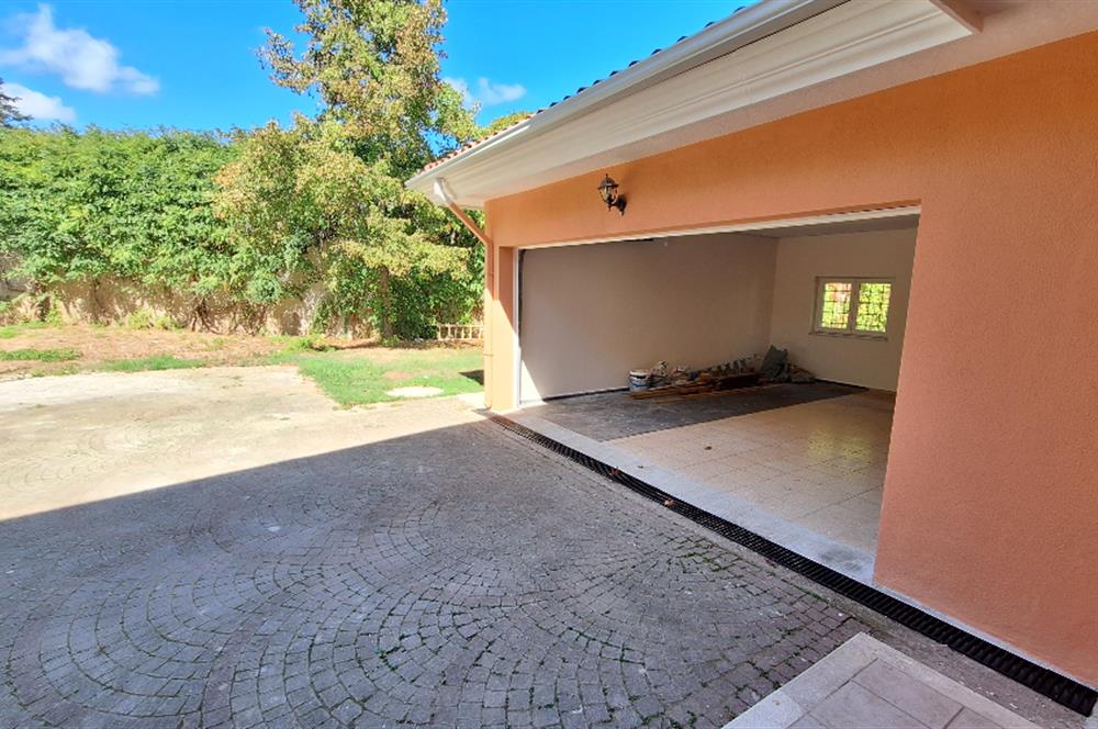 ZEKERİYAKÖY'DE DOĞANIN İÇİNDE ULTRA GENİŞ KİRALIK MÜSTAKİL VİLLA