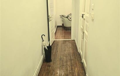 BEYOĞLU REFİK SAYDAM CADDESİNDE TABELA DEĞERİ YÜKSEK KİRALK OFİS