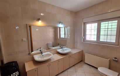 ZEKERİYAKÖY'DE DOĞANIN İÇİNDE ULTRA GENİŞ KİRALIK MÜSTAKİL VİLLA