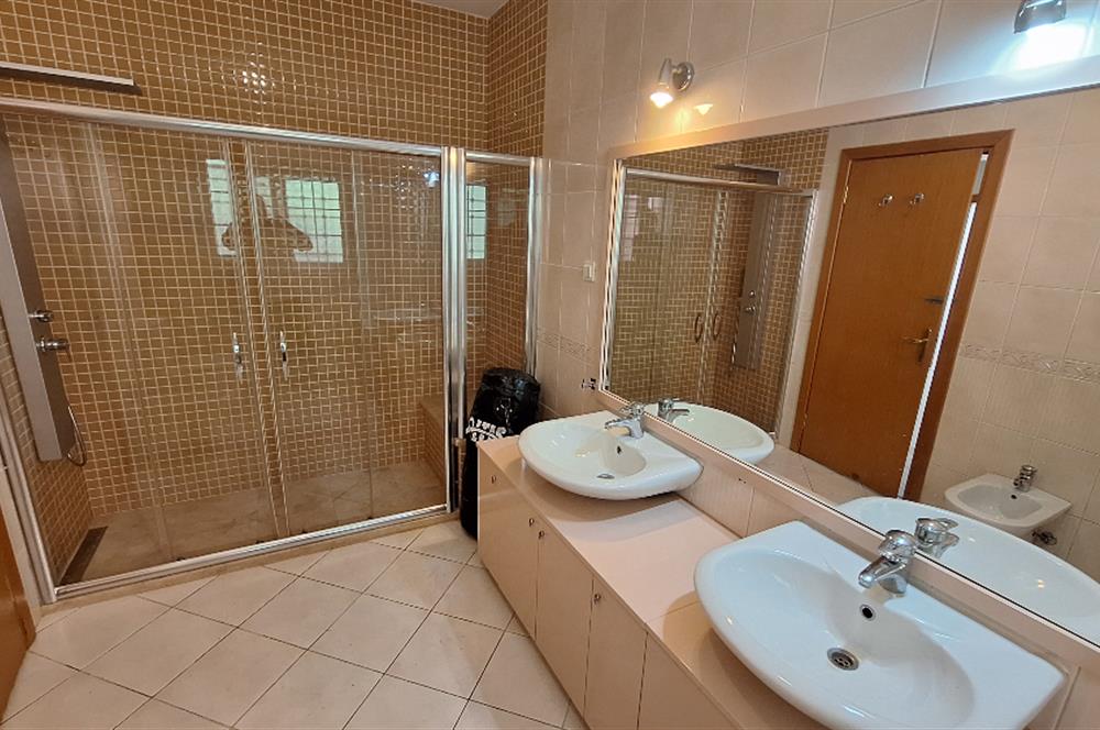 ZEKERİYAKÖY'DE DOĞANIN İÇİNDE ULTRA GENİŞ KİRALIK MÜSTAKİL VİLLA