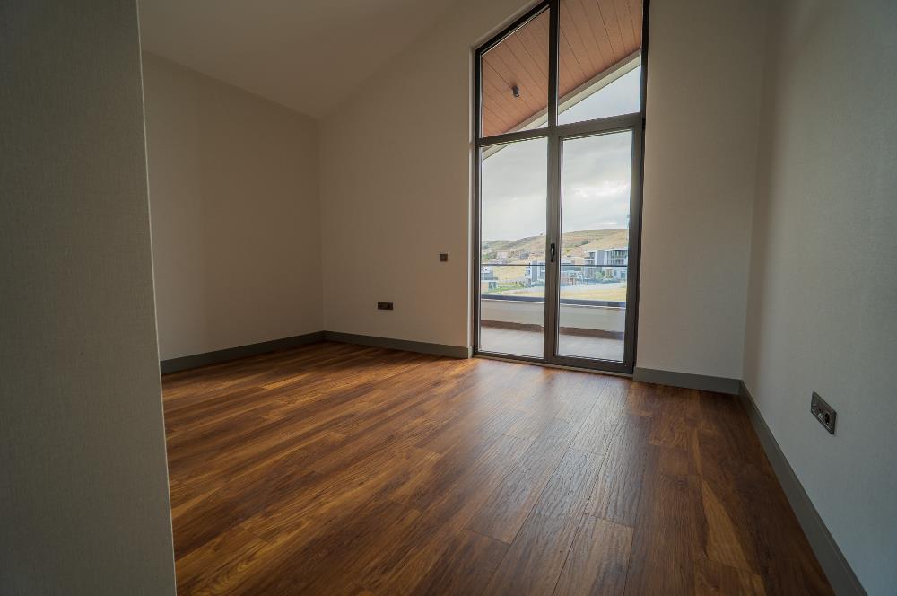 DODURGA'DA SATILIK VİLLA FIRSATI