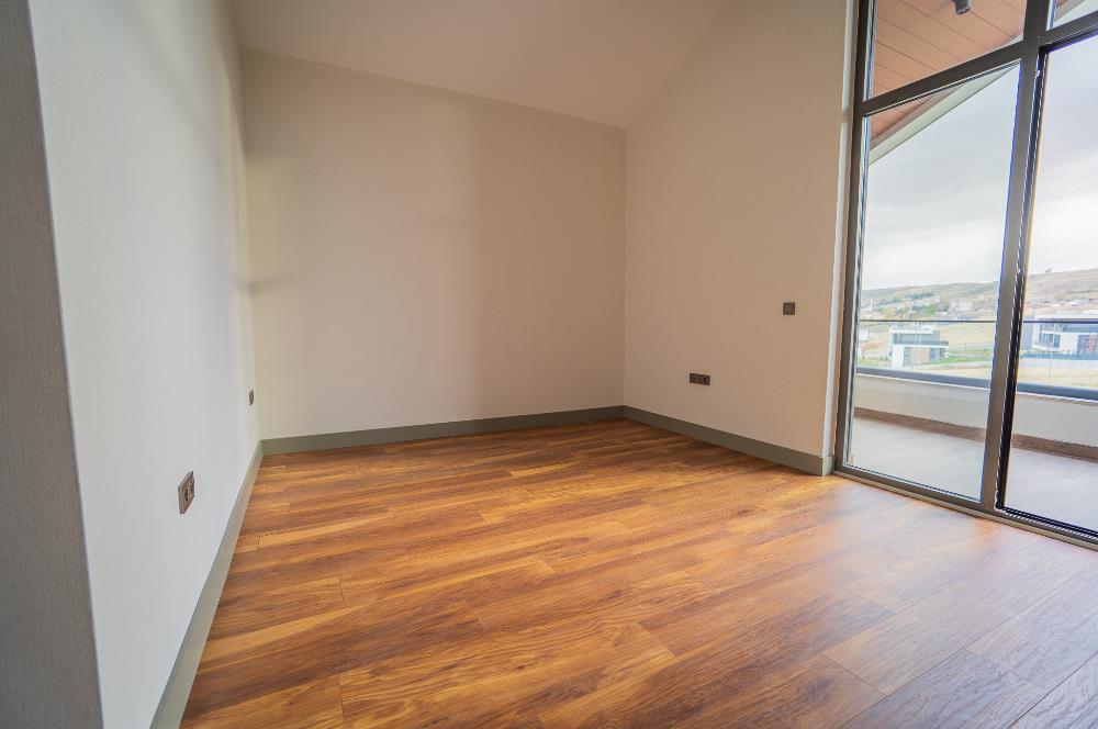 DODURGA'DA SATILIK VİLLA FIRSATI