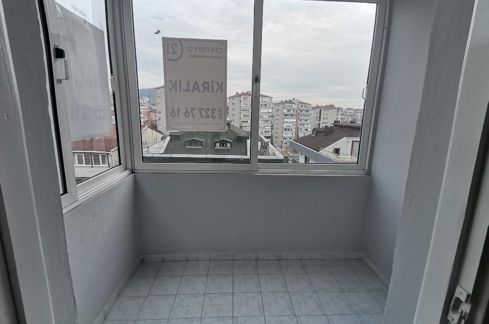 İÇERENKÖY MERKEZ''DE 3+1 KOMBİLİ TEMİZ KİRALIK DAİRE