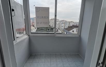 İÇERENKÖY MERKEZ''DE 3+1 KOMBİLİ TEMİZ KİRALIK DAİRE