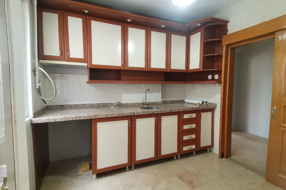 İÇERENKÖY MERKEZ''DE 3+1 KOMBİLİ TEMİZ KİRALIK DAİRE