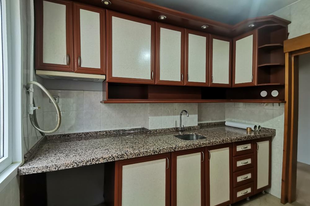 İÇERENKÖY MERKEZ''DE 3+1 KOMBİLİ TEMİZ KİRALIK DAİRE