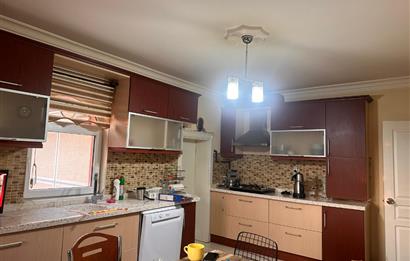 GÖLBAŞINDA SATILIK GENİŞ BAHÇELİ VİLLA