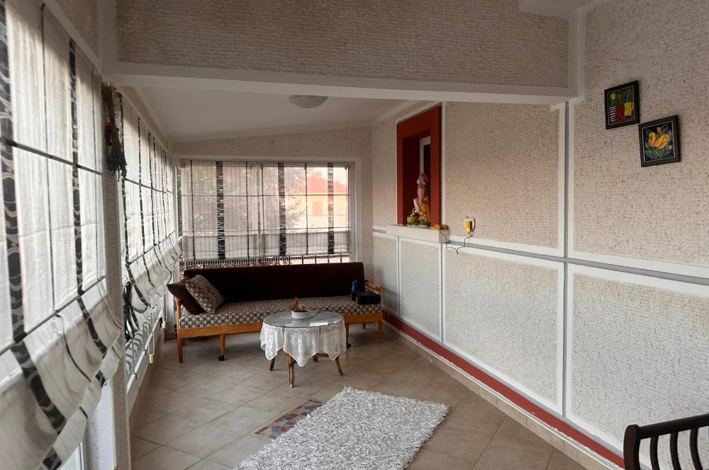 GÖLBAŞINDA SATILIK GENİŞ BAHÇELİ VİLLA