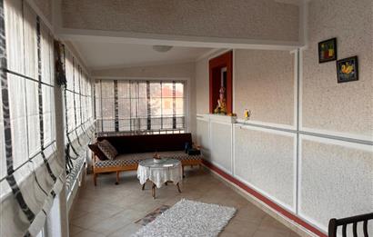 GÖLBAŞINDA SATILIK GENİŞ BAHÇELİ VİLLA