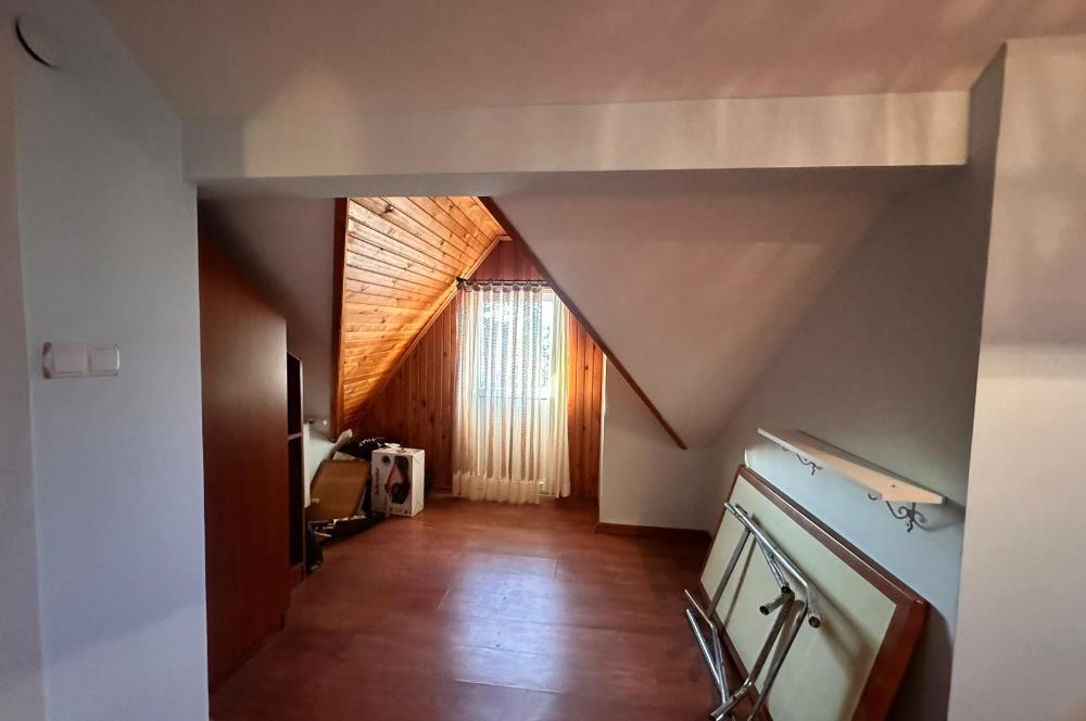 GÖLBAŞINDA SATILIK GENİŞ BAHÇELİ VİLLA