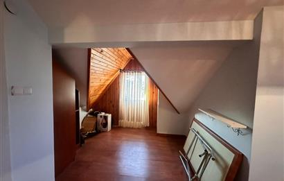 GÖLBAŞINDA SATILIK GENİŞ BAHÇELİ VİLLA