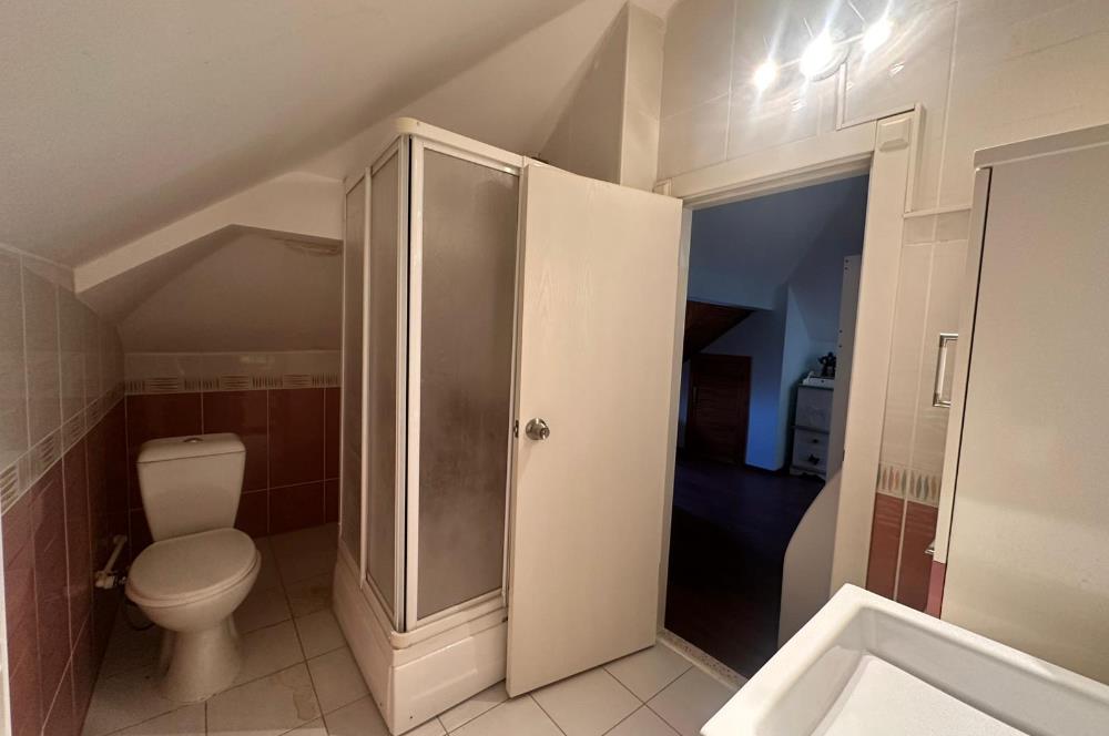 GÖLBAŞINDA SATILIK GENİŞ BAHÇELİ VİLLA