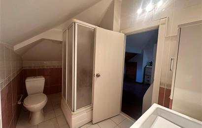 GÖLBAŞINDA SATILIK GENİŞ BAHÇELİ VİLLA