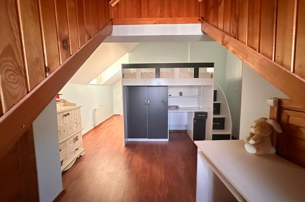 GÖLBAŞINDA SATILIK GENİŞ BAHÇELİ VİLLA