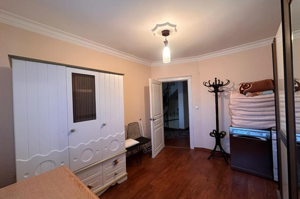 GÖLBAŞINDA SATILIK GENİŞ BAHÇELİ VİLLA