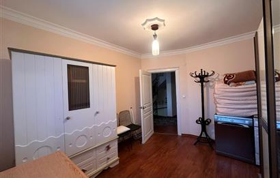 GÖLBAŞINDA SATILIK GENİŞ BAHÇELİ VİLLA